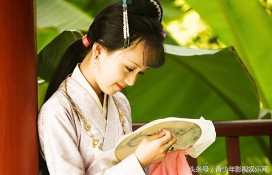 揭秘最新薛宝钗扮演者，自信与成就的力量，变化中的学习之路见证成长奇迹